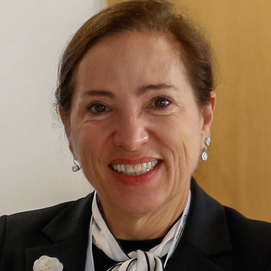 Eleni Kounalakis headshot